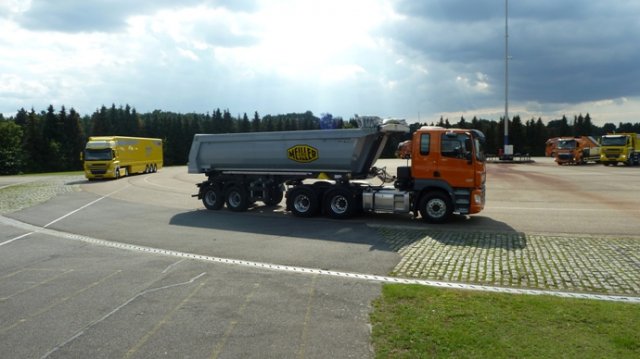 DAF c самосвальным полуприцепом Meiller
